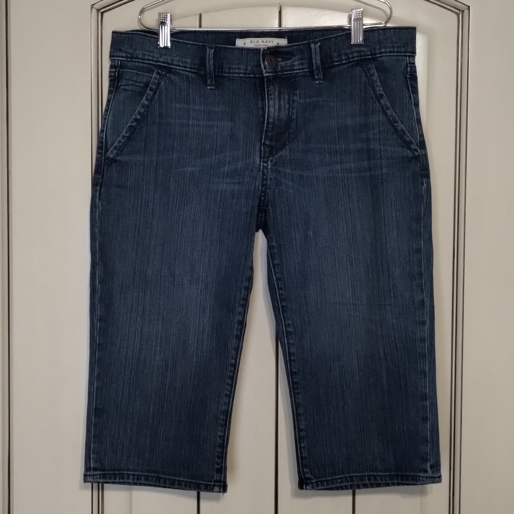 Old Navy women's size 10 blue denim capri mid rise flap pockets